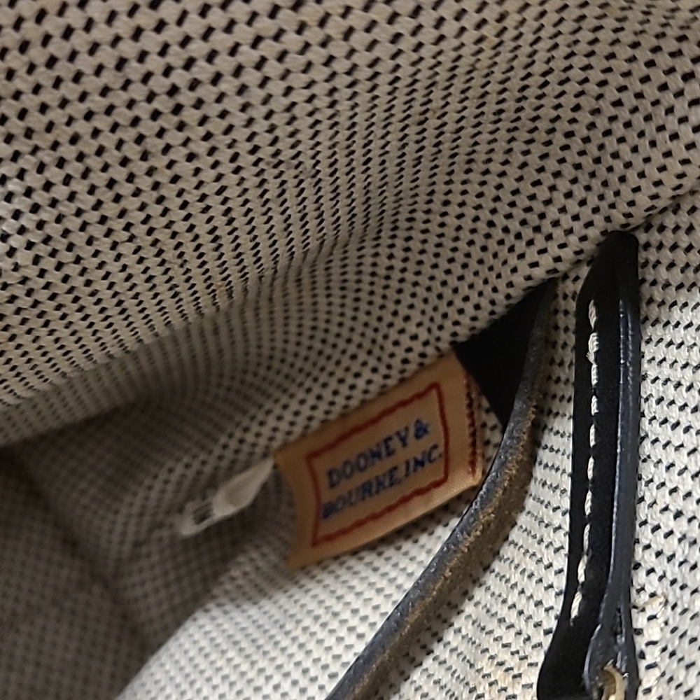 Dooney & Bourke Mini Hobo Shoulder Bag. - Picture 5 of 10